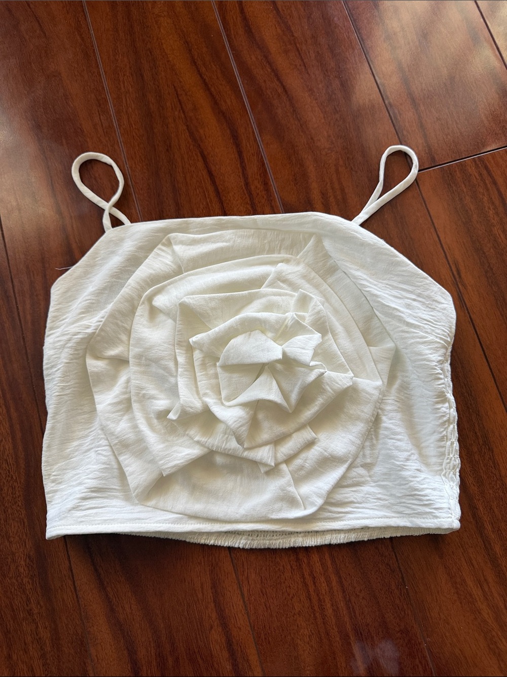 White flower crop top s